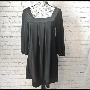 ⬇️ White House Black Market Dress